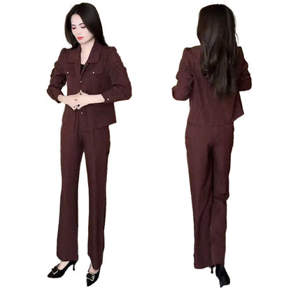 Eleganter strukturierter Anzug – kurze Jacke und Hose mit weitem Bein