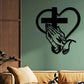 Elegante Wanddekoration mit christlichem Herz und Kreuz